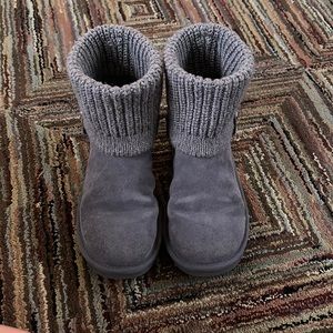 Kids grey uggs with sweater top that can be unclipped to be longer